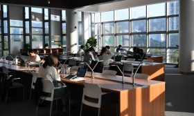 南方科技大学化学实验室起火，一名博士后实验人员轻微烧伤
