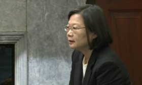 邱毅教授在大陆干了件大事！“统一红利”点燃舆论，蔡英文拦不住