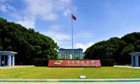 华中科大本科生院：网民自称靠关系转入学校，系不实言论