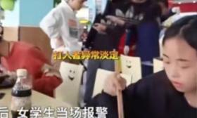 男生在饭堂抢座骂人，狂扇女生巴掌，文化真不代表素质