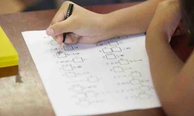 云南发布义务教育学校考试新规，学校不得组织周考、月考、单元考