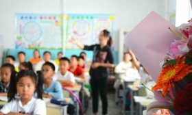 九部门印发“县中提升计划”，遏制生源流失、严禁抢挖优秀教师