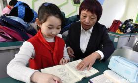 小学生作文《爸爸的脚臭》走红，字字全是细节，爸爸：没脸见人了