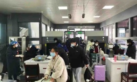 陕西理工大学400余名学生今日乘坐点对点学生专列返乡