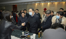 省教育厅开展“迎新春、写春联、送祝福”活动