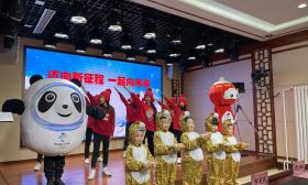 特级教师付宝环分享冬奥合唱团故事，定安里小学“点亮”新学期