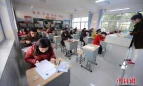 教资上热搜、尖子生扎堆报考师范，这届年轻人为何热衷当老师