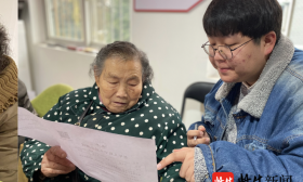我教长辈用手机！南航学子发起“银丝计划”，帮助老人跨越数字鸿沟