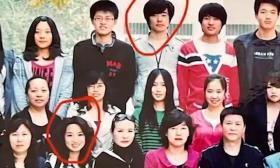 男子毕业10年后，娶了毕业照里的老师为妻