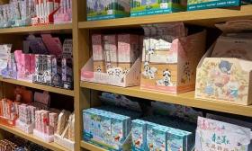 减压笔、扭蛋橡皮……别让孩子的文具变玩具