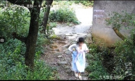 女大学生逃票进庐山景区坠亡，家属索赔90万，法院：驳回！不用赔
