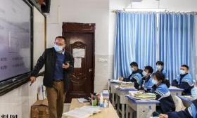 广西：边境0到3公里范围内，学生学前教育和高中免学费