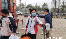 今天，南京、连云港的这波毕业班学生返校复学啦！