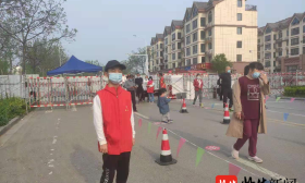因疫情延迟返校，大学生成了家乡“疫”线志愿者