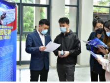 媒体评论：面向名校毕业生的“定向招聘”该叫停了