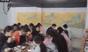 这面墙火了！背后故事太有爱