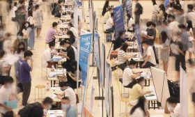 青年失业率18.2%，疫情下大学生如何就业？