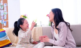 “游戏是儿童的语言，父母要玩给他看”