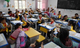全国计划招聘特岗教师67000名，为乡村补充薄弱学科教师