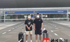 【视频】大学四年好兄弟在南京中转时互拍视频告别：眼泪一下就绷不住了
