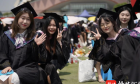 南财毕业生同上“最后一课”： 把“卓越”当成最高追求，才能“以不变应万变”