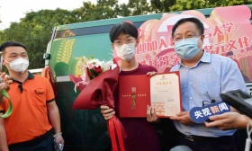 北语首封录取通知书获得者田栋森：未来想当法语翻译或进外交行业