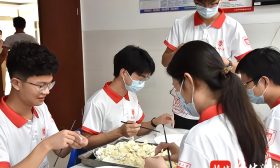 以青春温暖夕阳！南邮学子赴颐养中心关怀慰问孤寡老人