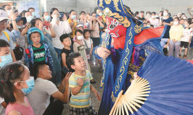 笔头作业少了，“花样”实践多了