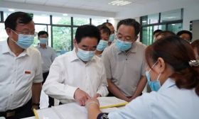 张爱军检查指导2022年秋季学期开学疫情防控工作