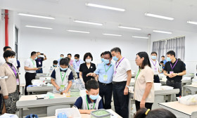 教育部来江苏常州调研实验教学和劳动教育