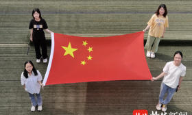 绕线画、创意手绘、方言告白……南财学子用多种方式欢度国庆