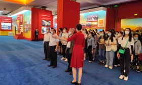 观升旗、看展览，首都学子乐享国庆假期、上好行走的“大思政课”