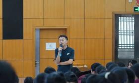这事儿｜清北博士到中学任教，学校同事们怎么评价？