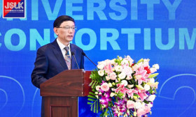 潘漫出席2022年江苏英国高水平大学联盟年会 暨第四届国际产学研合作论坛
