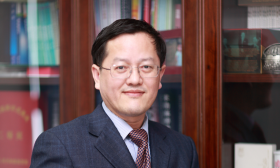 “诗咏新时代 逐梦新征程”融媒体行动|徐州医科大学曹君利教授领诵《我也是石榴中一颗籽粒》