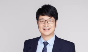 “诗咏新时代 逐梦新征程”融媒体行动|南京医科大学鲁明教授领诵《神舟穿越——为神舟十三号回归而作》