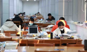 开设答疑平台、送上暖心礼包，高校护航考研学子备考不停步