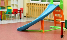 ​北京市教委李奕：疫情流行时，中小学校、幼儿园严格封闭管理