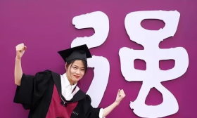 上财校长心酸发言, 博士生月薪仅3000, 40万博士像乞丐一样搞科研