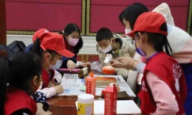 感受国学文化、体验雕版印刷，新京报小记者探访孔庙和国子监
