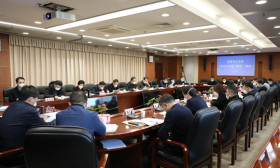 江苏省教育厅党组传达学习省“两会”精神