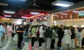 7点前早餐半价，这样的“大学教育”可以有