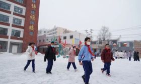 杭州学校现15例阳性病例，专家：新冠没有消失