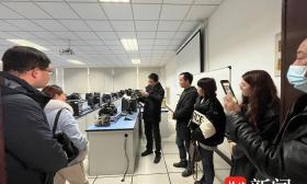 访校史馆、进实验室……新学期开学，南财学生家长“打卡”校园