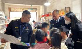 家长怒了！柳州学校门口文具店竟卖这东西给小学生，严查！