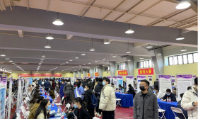 江苏春季校园招聘周已提供岗位28万个，此后还将征集岗位150万个