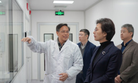 徐缨调研南京大学