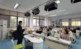进一步延伸“5+2”课后延时服务内涵 镇江市文化馆开展硬笔书法师资培训