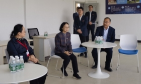 教育部专家听取丹阳访仙中心小学智慧平台建设汇报