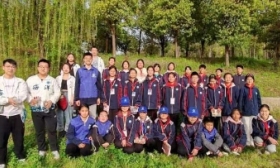 迎接“世界地球日” 我市大中小学生联手把环保课堂搬到四明河边
